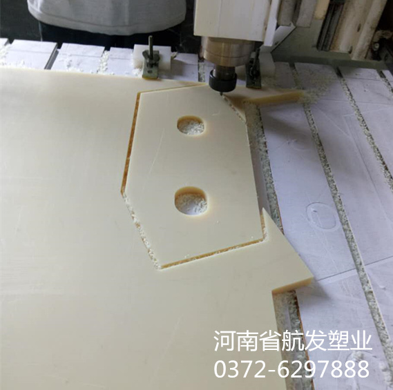 尼龍異形件